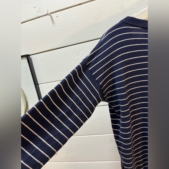 GAP Navy Blue and White Striped Sweater - Size L Petite - Picture 5 of 9